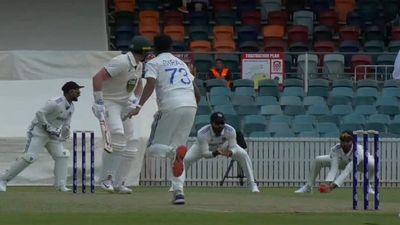 मोहम्मद सिराज को पहले दिलाया गुस्सा, फिर 16वीं गेंद पर ऑस्ट्रेलियाई बल्लेबाज को भुगतना पड़ा अंजाम, जानें पूरा मामला, Video SportsTak Hindi