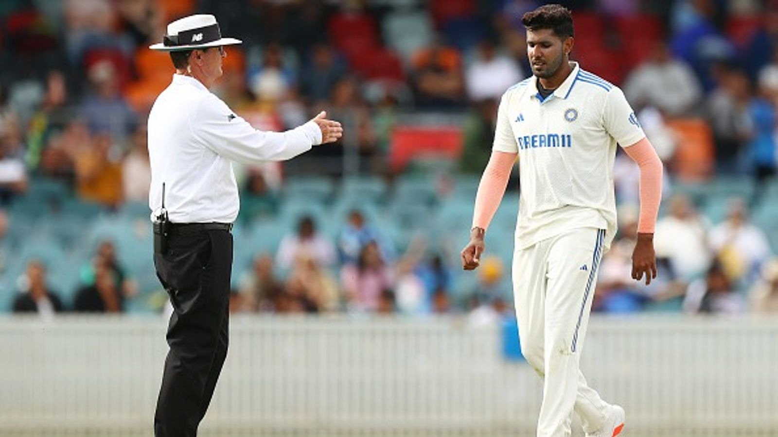 6 गेंदों में चार विकेट, हर्षित राणा को देख थर्र-थर्र कांपे ऑस्ट्रेलियाई बल्लेबाज, पिंक बॉल वनडे मैच में भारतीय गेंदबाज ने काटा गदर, Video 6 गेंदों में चार विकेट, हर्षित राणा को देख थर्र-थर्र कांपे ऑस्ट्रेलियाई बल्लेबाज, पिंक बॉल वनडे मैच में भारतीय गेंदबाज ने काटा गदर, Video