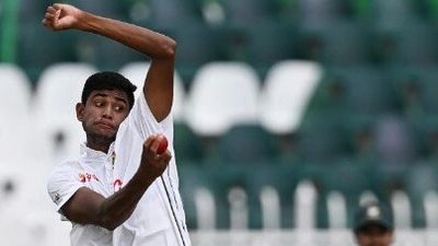 WI vs BAN: नाहिद राणा के फाइफर से बांग्लादेश की वापसी, दूसरे टेस्ट में वेस्टइंडीज ने किया सरेंडर, 61 रन पर गंवा दिए 9 विकेट SportsTak Hindi