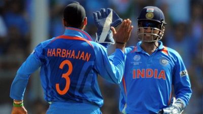 MS Dhoni : 'मैं एमएस धोनी से बात नहीं करता और 10 साल से...', हरभजन सिंह का चौंकाने वाला खुलासा, जानिए क्यों कहा ऐसा ? हरभजन सिंह और एमएस धोनी