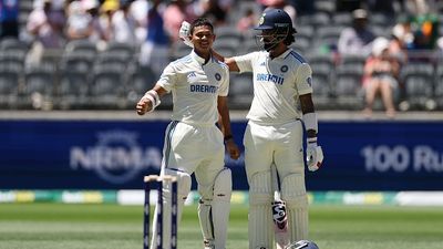 KL Rahul, IND vs AUS : 'तुम्हे सिर्फ 30 से 40 बॉल तक...', पर्थ टेस्ट के दौरान यशस्वी जायसवाल को राहुल ने ओपनिंग में क्या दिया था मंत्र, अब खोला बड़ा राज Yashasvi Jaiswal and KL Rahul