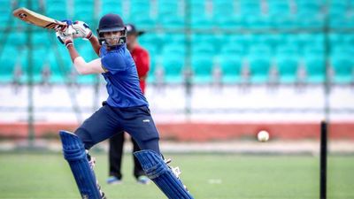 22 की उम्र में क्रिकेट छोड़ने वाला भारतीय खिलाड़ी संभाल रहा 8.50 लाख करोड़ का बिजनेस, IPL में राजस्थान रॉयल्स का रह चुका है हिस्सा SportsTak Hindi