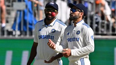 विराट कोहली या जसप्रीत बुमराह, ऑस्ट्रेलियाई टीम एडिलेड टेस्ट के लिए किसपर कर रही है फोकस, नाथन लायन ने दिया जवाब SportsTak Hindi