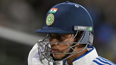 IND vs AUS: एडिलेड टेस्ट से ठीक पहले यशस्वी जायसवाल को लगा बड़ा झटका, 161 रन बनाने के बाद भी हो गया नुकसान SportsTak Hindi