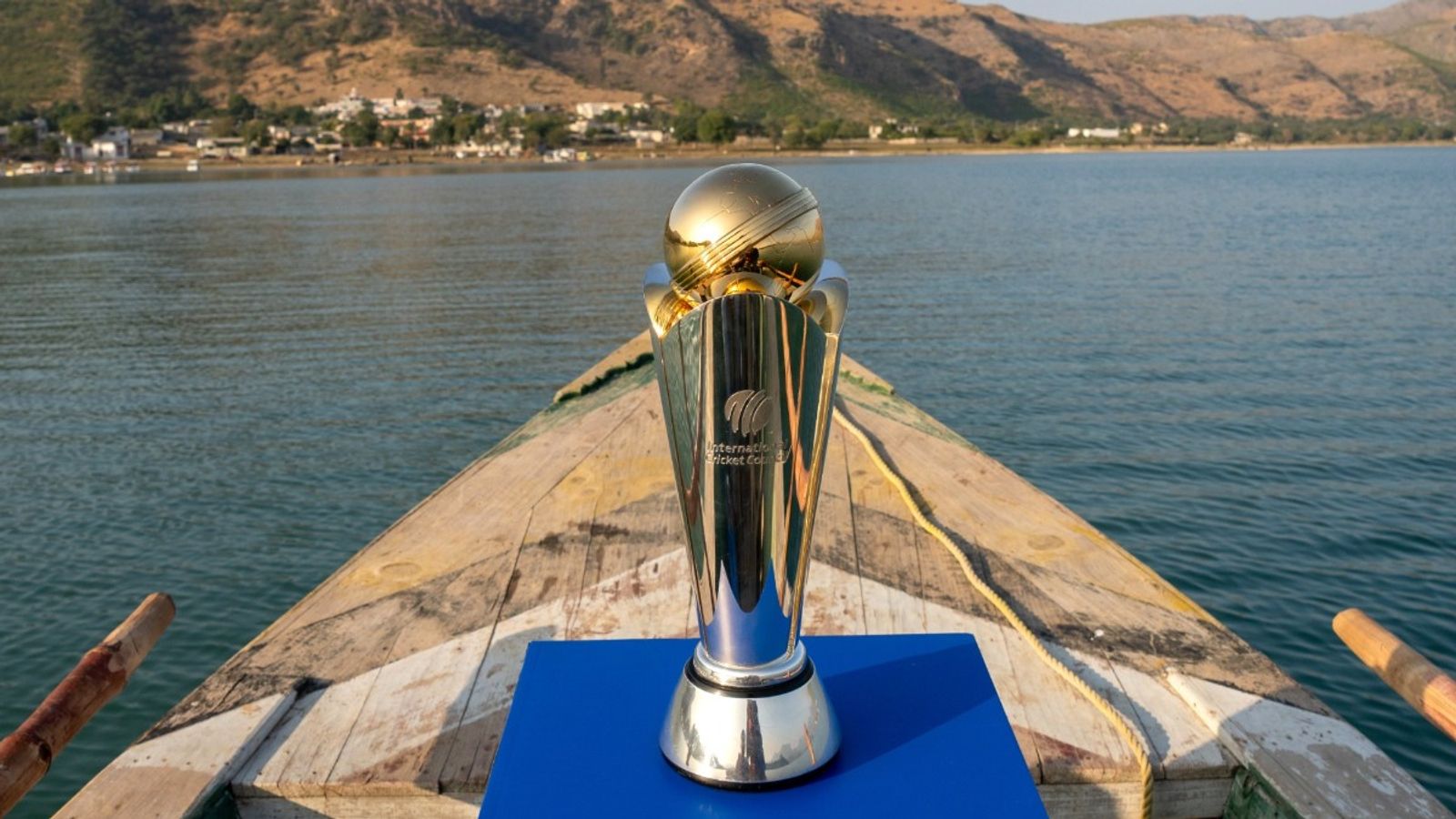 बड़ी खबर : Champions Trophy 2025 पर अंतिम फैसला आज, पाकिस्तान अब हाइब्रिड मॉडल पर ICC और BCCI के सामने टेकेगा घुटने बड़ी खबर : Champions Trophy 2025 पर अंतिम फैसला आज, पाकिस्तान अब हाइब्रिड मॉडल पर ICC और BCCI के सामने टेकेगा घुटने