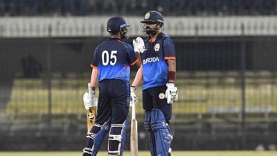 T20 World Record : 20 ओवर के मैच में बना वर्ल्ड रिकॉर्ड 349 रनों का विशाल स्कोर, 15 छक्कों से इस बैटर ने ठोका शतक, हार्दिक पंड्या वाली टीम ने की आतिशबाजी SMAT के दौरान बड़ौदा के खिलाड़ी