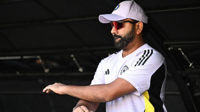 IND vs AUS: रोहित शर्मा ने आर अश्विन-रवींद्र जडेजा को नहीं खिलाने का किया समर्थन, बोले- टीम ने सही काम किया Rohit Sharma in frame