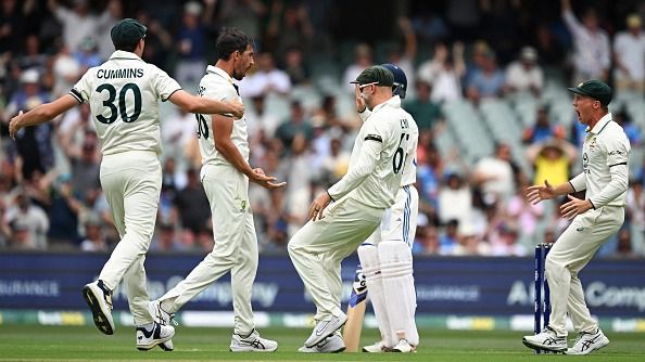 IND vs AUS : एडिलेड टेस्ट मैच में काली पट्टी बांधकर ऑस्ट्रेलियाई टीम क्यों मैदान में उतरी, सामने आई ये बड़ी वजह 