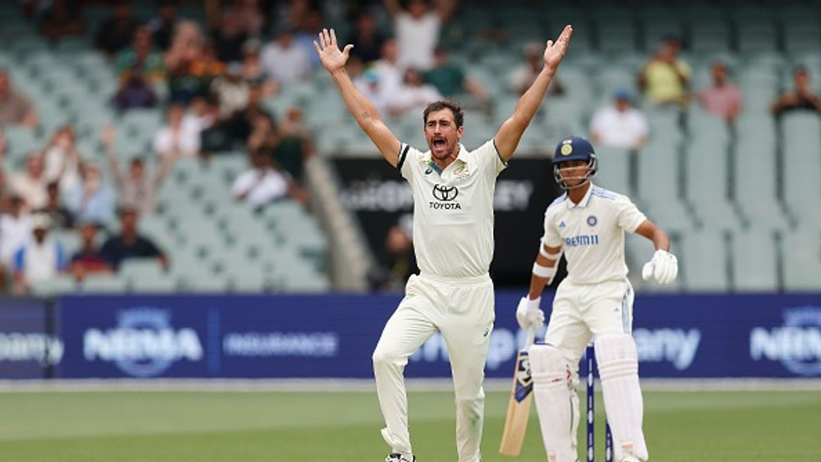 IND vs AUS : यशस्वी जायसवाल को एडिलेड के मैदान में स्टार्क ने कैसे पहली गेंद पर भेजा पवेलियन, टेस्ट में तीसरी बार किया ऐसा, देखें Video IND vs AUS : यशस्वी जायसवाल को एडिलेड के मैदान में स्टार्क ने कैसे पहली गेंद पर भेजा पवेलियन, टेस्ट में तीसरी बार किया ऐसा, देखें Video