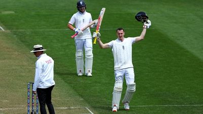 ENG vs NZ : हैरी ब्रूक ने तूफानी शतक से बचाई इंग्लैंड की लाज, पहले दिन 79 पर 5 विकेट गिरने से बैकफुट पर न्यूजीलैंड न्यूजीलैंड के सामने शतक जड़ने के बाद हैरी ब्रुक