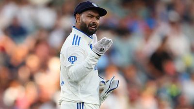 IND vs AUS: 'पिछली दो सीरीज में ऋषभ पंत ने मुझे बहुत डराया', ऑस्ट्रेलिया दिग्गज ने भारतीय खिलाड़ी पर किया धमाकेदार खुलासा, देखिए Video SportsTak Hindi