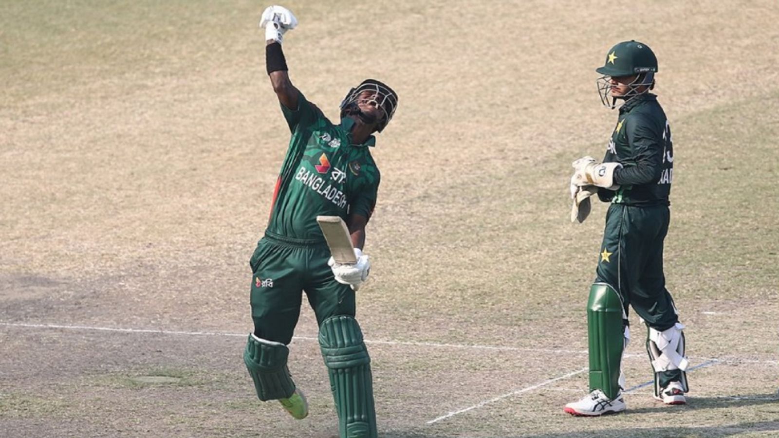 IND vs PAK के बीच नहीं होगा फाइनल, बांग्लादेश ने पाकिस्तान को रौंद U19 Asia Cup Final में बनाई जगह, अब भारत से खिताबी टक्कर IND vs PAK के बीच नहीं होगा फाइनल, बांग्लादेश ने पाकिस्तान को रौंद U19 Asia Cup Final में बनाई जगह, अब भारत से खिताबी टक्कर