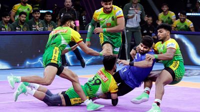 Pro Kabaddi League 11: हरियाणा स्टीलर्स ने पटना पाइरेट्स को 6 पाइंट्स से हराया वहीं गुजरात पर भारी पड़ी तमिल थलाइवाज SportsTak Hindi