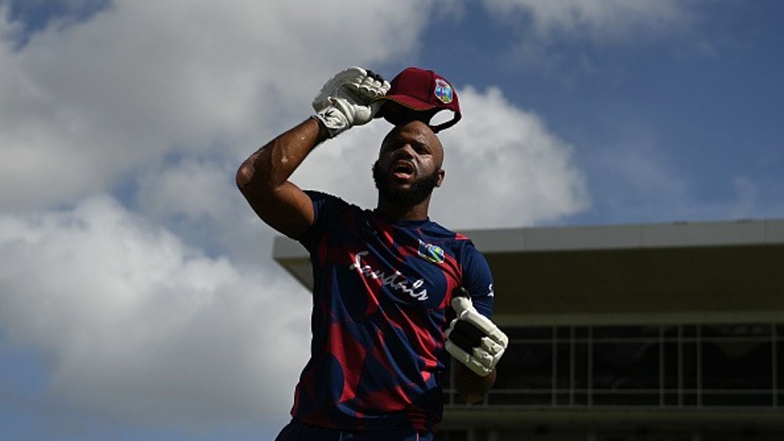 टॉस के लिए देर से आने पर कप्तान को मिली कड़ी सजा, अंपायर हुए परेशान और नहीं निकला मैच का रिजल्ट, वेस्टइंडीज की धरती पर ये क्या हुआ? टॉस के लिए देर से आने पर कप्तान को मिली कड़ी सजा, अंपायर हुए परेशान और नहीं निकला मैच का रिजल्ट, वेस्टइंडीज की धरती पर ये क्या हुआ?