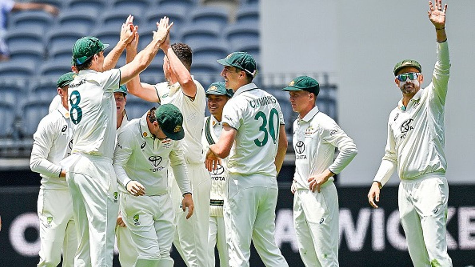 IND vs AUS: एडिलेड टेस्ट के बीच ऑस्ट्रेलियाई टीम को मिली बड़ी खुशखबरी, भारत के खिलाफ तीसरा टेस्ट खेलेगा स्टार तेज गेंदबाज! IND vs AUS: एडिलेड टेस्ट के बीच ऑस्ट्रेलियाई टीम को मिली बड़ी खुशखबरी, भारत के खिलाफ तीसरा टेस्ट खेलेगा स्टार तेज गेंदबाज!