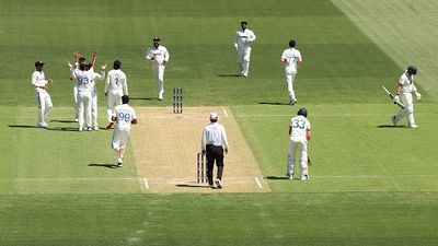 IND vs AUS: 'क्रिकेट छोड़ दो इससे पहले वो तुम्हें छोड़ दे', BGT में नहीं बन रहे रन, बल्लेबाज हुआ बुरी तरह ट्रोल SportsTak Hindi