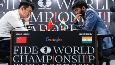 World Chess Championship: डी गुकेश वर्ल्ड चैंपियन बनने से अब इतने अंक पीछे, डिंग लिरेन से 10वीं बाजी भी खेली ड्रॉ SportsTak Hindi