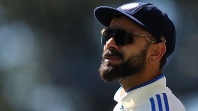 विराट कोहली ने एडिलेड टेस्ट गंवाने के तुरंत बाद लिया बड़ा फैसला, सुनील गावस्कर ने भी की तारीफ, जानें पूरा मामला SportsTak Hindi