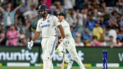 रोहित शर्मा पर गाबा टेस्ट से पहले भारी संकट, मिडिल ऑर्डर और ओपनिंग के चक्रव्यूह में कप्तान,ये रिकॉर्ड कर देगा हैरान! SportsTak Hindi