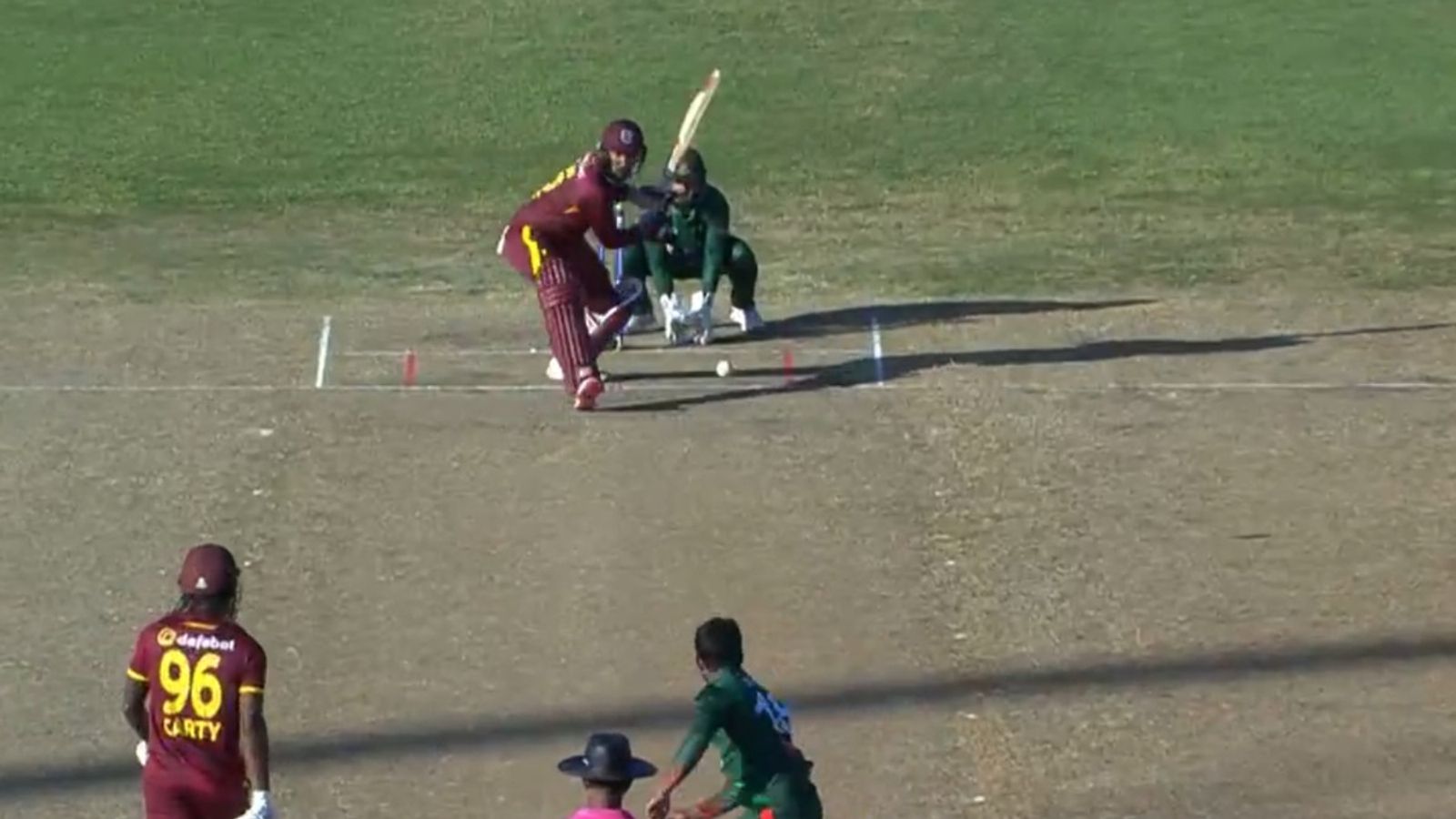 World Record : आमिर ने वनडे डेब्यू में बांग्लादेश को जमकर पीटा, तूफानी शतक से 322 रनों के लक्ष्य का बनाया खिलौना, वेस्टइंडीज के लिए दूसरी बार हुआ ऐसा World Record : आमिर ने वनडे डेब्यू में बांग्लादेश को जमकर पीटा, तूफानी शतक से 322 रनों के लक्ष्य का बनाया खिलौना, वेस्टइंडीज के लिए दूसरी बार हुआ ऐसा