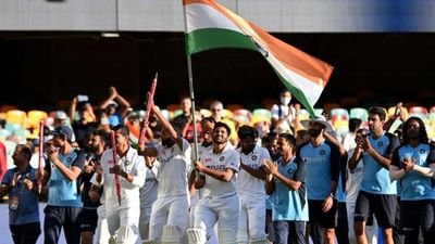 IND vs AUS: 'टूटा है गाबा का घमंड' कहने वाला दिग्गज अब कहां है? क्यों इस बार बॉर्डर गावस्कर ट्रॉफी में नहीं कर रहा कमेंट्री SportsTak Hindi