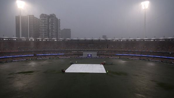 IND vs AUS : भारत-ऑस्ट्रेलिया के बीच गाबा टेस्ट के पहले दिन अब खेल हो सकेगा या नहीं, लंच तक सेशन धुलने के बाद जानिए कितने ओवर का होगा खेल ?