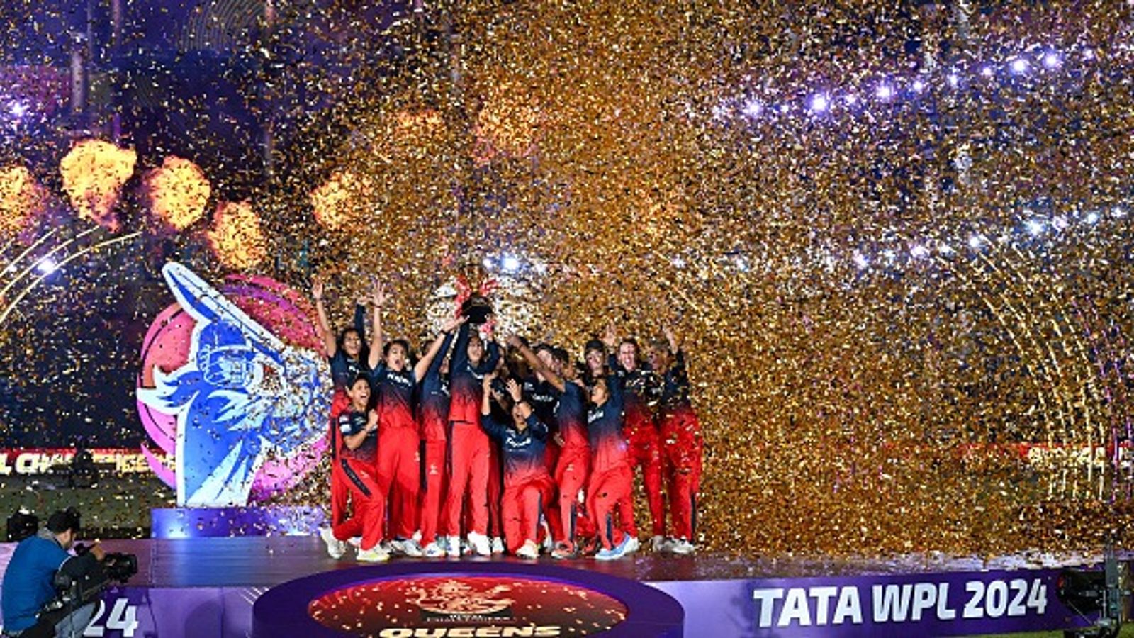 Royal Challengers Bengaluru, WPL 2025: चैंपियन रॉयल चैलेंजर्स बेंगलुरु ने 23 साल की गेंदबाज पर की पैसों की बारिश, जानें RCB का पूरा स्क्वॉड Royal Challengers Bengaluru, WPL 2025: चैंपियन रॉयल चैलेंजर्स बेंगलुरु ने 23 साल की गेंदबाज पर की पैसों की बारिश, जानें RCB का पूरा स्क्वॉड