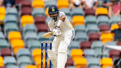 गाबा टेस्ट में भारतीय बैटर्स के खराब प्रदर्शन पर बिफरे सुनील गावस्कर, कहा- बैटिंग ऑर्डर में करो बदलाव, केएल राहुल... SportsTak Hindi