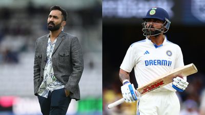 'विराट कोहली का दिमाग उन्हीं के साथ खेल कर रहा है', दिनेश कार्तिक ने पूर्व कप्तान को लेकर दिया अजीब बयान, कहा- वो नहीं चाहते कि... SportsTak Hindi