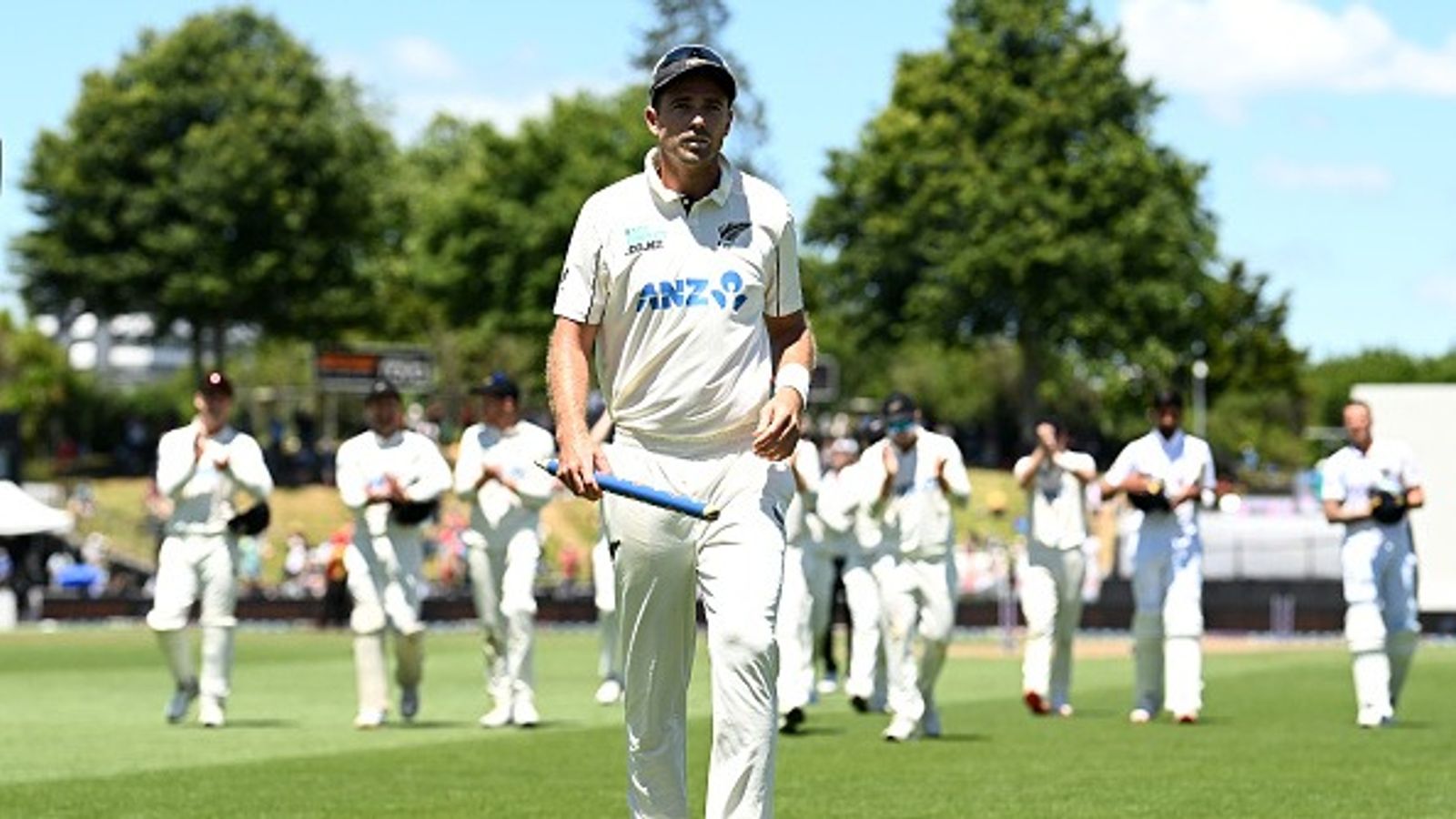 NZ vs ENG : टिम साउदी के विदाई टेस्ट में न्यूजीलैंड ने रचा इतिहास, इंग्लैंड को 423 रनों से बुरी तरह रौंदा, रेड बॉल में पहली बार किया ये कारनामा NZ vs ENG : टिम साउदी के विदाई टेस्ट में न्यूजीलैंड ने रचा इतिहास, इंग्लैंड को 423 रनों से बुरी तरह रौंदा, रेड बॉल में पहली बार किया ये कारनामा