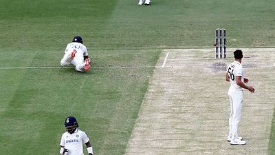 रोहित शर्मा ने सिंगल के लिए देरी से क्यों लगाई दौड़? केएल राहल को बीच मैदान पर बताई वजह, रन आउट होने से बाल-बाल बच गए थे, Video SportsTak Hindi