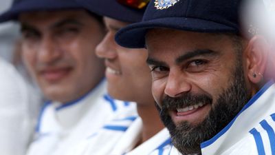 IND vs AUS: सुनील गावस्कर पर बिफरे विराट कोहली के बचपन के कोच राजकुमार शर्मा, कहा- वह बहुत तगड़ा खिलाड़ी, उसे मत सिखाओ SportsTak Hindi