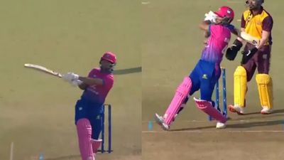 14 चौके, 5 छक्के, शिखर धवन का धमाका, सिर्फ 49 गेंदों पर ठोक डाला शतक, हर गेंदबाज की जमकर की कुटाई SportsTak Hindi