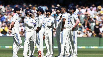 टेस्ट क्रिकेट में Follow-on नियम क्या है, कब और कैसे किया जाता है लागू, भारत को आखिरी बार कब मिला फॉलोऑन, जानिए सभी जरूरी बातें SportsTak Hindi