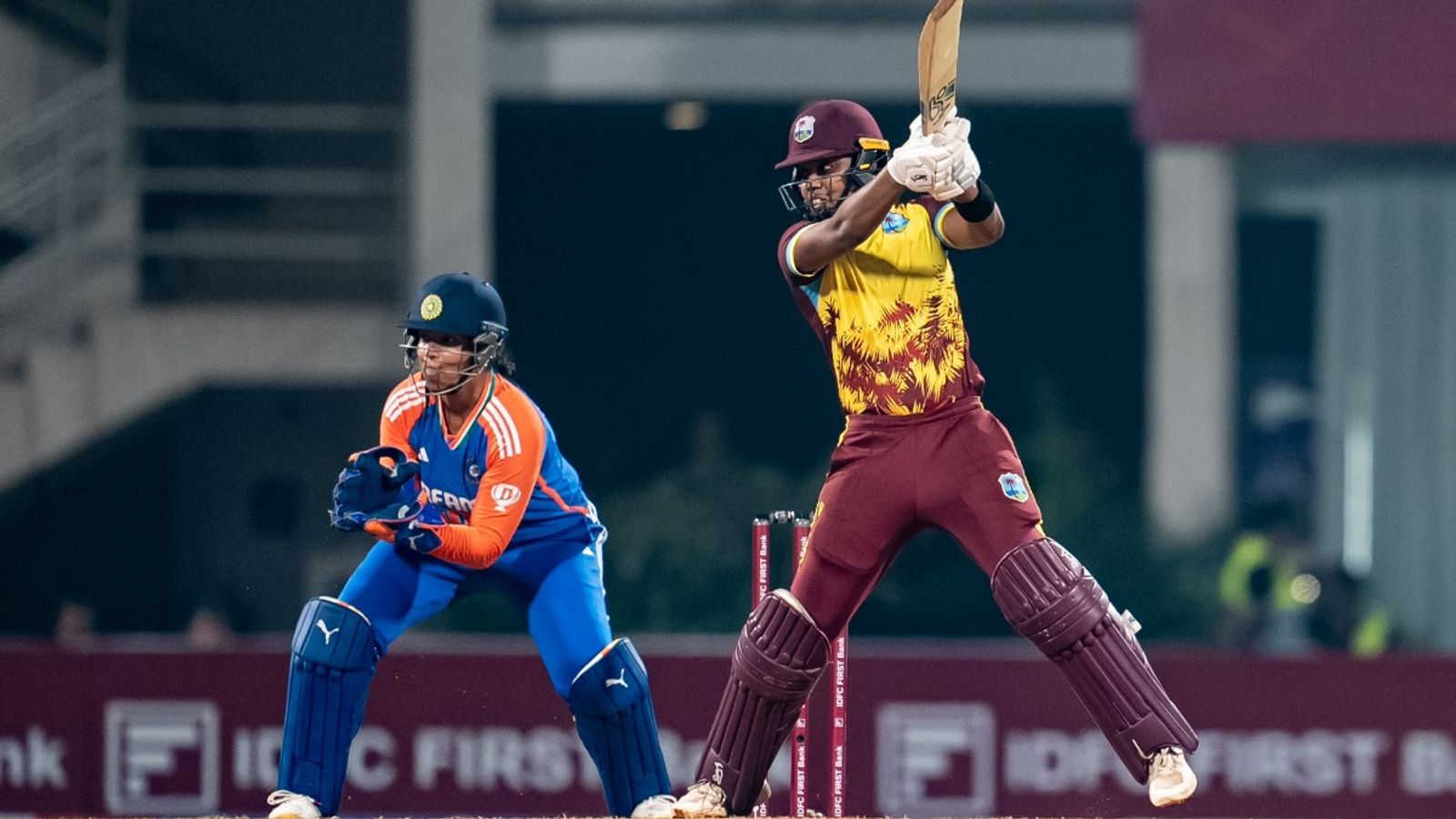 IND vs WI: हेली मैथ्यूज ने भारतीय गेंदबाजों का बनाया खिलौना, वेस्टइंडीज ने दूसरे टी20 में टीम इंडिया को 9 विकेट से चटाई धूल IND vs WI: हेली मैथ्यूज ने भारतीय गेंदबाजों का बनाया खिलौना, वेस्टइंडीज ने दूसरे टी20 में टीम इंडिया को 9 विकेट से चटाई धूल