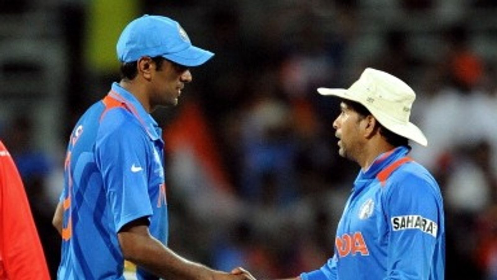 Ashwin Retirement: आर अश्विन की रिटायरमेंट पर सचिन तेंदुलकर का पोस्ट वायरल, कैरम बॉल को लेकर मास्टर-ब्लास्टर ने कह दी बड़ी बात Ashwin Retirement: आर अश्विन की रिटायरमेंट पर सचिन तेंदुलकर का पोस्ट वायरल, कैरम बॉल को लेकर मास्टर-ब्लास्टर ने कह दी बड़ी बात