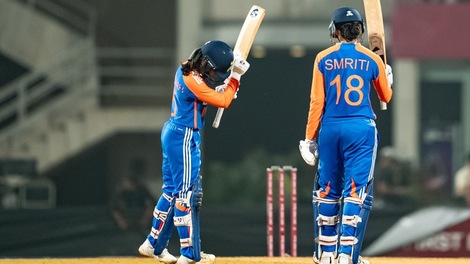 IND vs WI: मांधना की कप्तानी पारी तो रिचा की दूसरी सबसे तेज फिफ्टी से भारत ने वेस्टइंडीज को तीसरे टी20 में 60 रन से रौंदा, राधा के 4 विकेट ने दिलाई सीरीज जीत IND vs WI: मांधना की कप्तानी पारी तो रिचा की दूसरी सबसे तेज फिफ्टी से भारत ने वेस्टइंडीज को तीसरे टी20 में 60 रन से रौंदा, राधा के 4 विकेट ने दिलाई सीरीज जीत