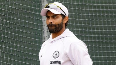 IND vs AUS : यशस्वी, कोहली और गिल की बैटिंग पर बॉक्सिंग डे टेस्ट मैच से पहले जडेजा ने साधा निशाना, कहा - टॉप आर्डर रन नहीं बनाता तो...  मेलबर्न में अभ्यास के दौरान रवींद्र जडेजा