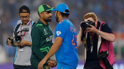 भारत-पाकिस्तान अब त्रिकोणीय सीरीज में खेलेंगे? Champions Trophy पर सहमति के बीच ICC ने यह क्या और क्यों कर दिया SportsTak Hindi