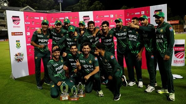 SA vs PAK: साइम अयूब के शतक और बाबर-रिजवान की फिफ्टी के दम पर पाकिस्‍तान ने रचा इतिहास, तीसरा वनडे जीत साउथ अफ्रीका का उसके घर में किया सूपड़ा साफ