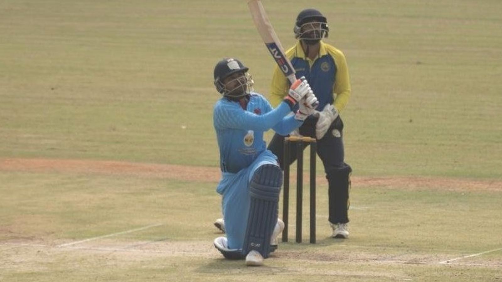 हार्दिक का खाता नहीं खुला तो सूर्या भी सस्ते में निपटे, फिर श्रेयस अय्यर ने नौवें नंबर पर उतरकर दिलाई रोमांचक जीत हार्दिक का खाता नहीं खुला तो सूर्या भी सस्ते में निपटे, फिर श्रेयस अय्यर ने नौवें नंबर पर उतरकर दिलाई रोमांचक जीत