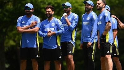 बड़ी खबर: बॉक्सिंग डे टेस्ट से ठीक पहले टीम इंडिया को मिली खुशखबरी, भारत को तंग करने वाला कप्तान तीन महीने के लिए क्रिकेट से हुआ बाहर SportsTak Hindi