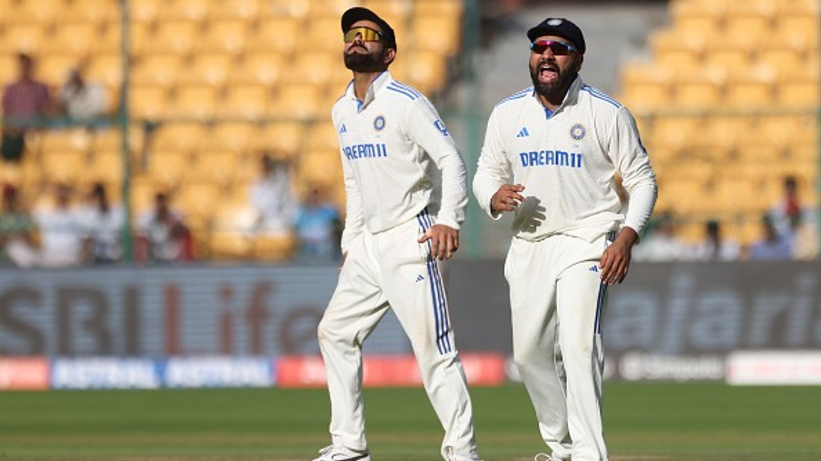 रोहित शर्मा ने विराट कोहली के ऑफ स्टंप की समस्या पर पहली बार तोड़ी चुप्पी, कहा- उन्हें आधुनिक युग का महान खिलाड़ी कहा, मगर वो... रोहित शर्मा ने विराट कोहली के ऑफ स्टंप की समस्या पर पहली बार तोड़ी चुप्पी, कहा- उन्हें आधुनिक युग का महान खिलाड़ी कहा, मगर वो...