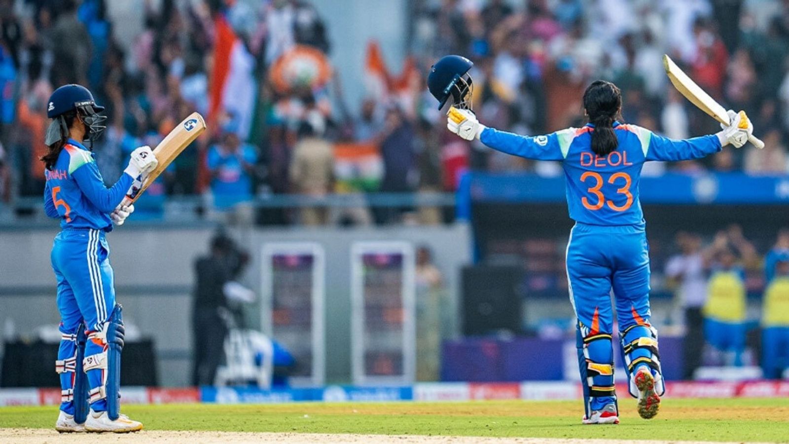 हरलीन देओल के धमाकेदार शतक से भारत ने वेस्टइंडीज को 115 रन से रौंद 2-0 से वनडे सीरीज पर जमाया कब्जा, टीम इंडिया ने 356 रन ठोक बनाया सबसे बड़ा स्कोर हरलीन देओल के धमाकेदार शतक से भारत ने वेस्टइंडीज को 115 रन से रौंद 2-0 से वनडे सीरीज पर जमाया कब्जा, टीम इंडिया ने 356 रन ठोक बनाया सबसे बड़ा स्कोर