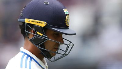 शुभमन गिल को चौथे टेस्ट की प्लेइंग 11 से क्यों किया गया बाहर, भारतीय कोच ने दे दिया जवाब, बोले- इस खिलाड़ी को खिलाना ज्यादा जरूरी था SportsTak Hindi