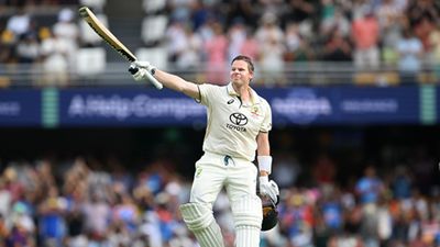 Steve Smith Century : स्टीव स्मिथ ने मेलबर्न टेस्ट में शतक से रचा इतिहास, जो रूट को पछाड़ भारत के सामने ऐसा करने वाले बने पहले जांबाज  Steve Smith