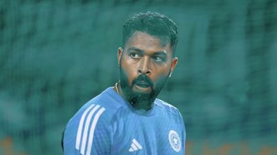 हार्दिक पंड्या 14 महीने बाद यह फॉर्मेट खेलने उतरे, पहले ही मैच में हो गया बुरा हाल, बाएं हाथ के खिलाड़ी ने बिगाड़ी वापसी SportsTak Hindi