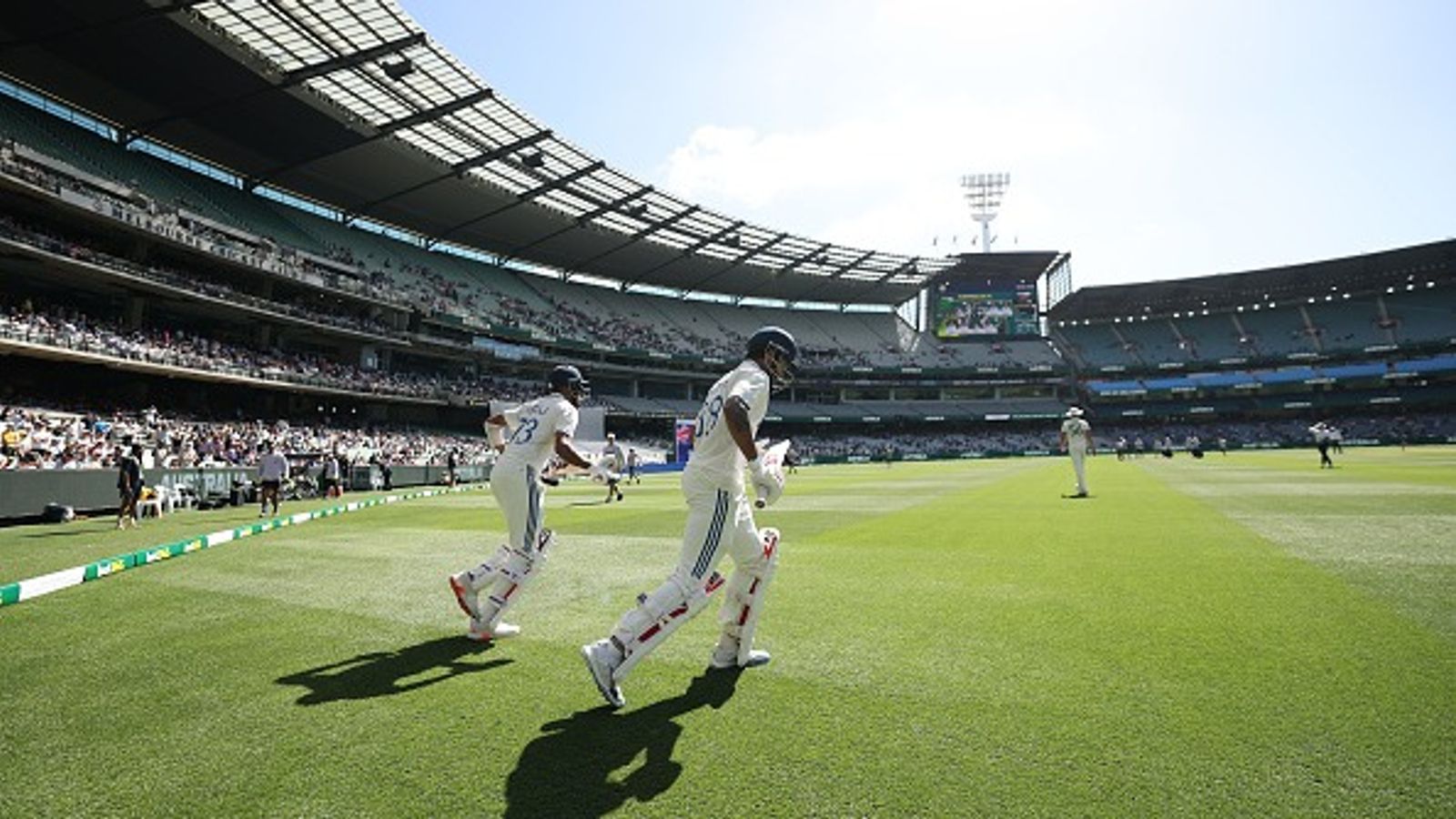 '51 बाउंड्री से 217 रन', मेलबर्न टेस्ट के बीच भारतीय ओपनर ने तिहरा शतक ठोककर मचाया हाहाकार, आतिशी पारी में लगाए 44 चौके और सात छक्के '51 बाउंड्री से 217 रन', मेलबर्न टेस्ट के बीच भारतीय ओपनर ने तिहरा शतक ठोककर मचाया हाहाकार, आतिशी पारी में लगाए 44 चौके और सात छक्के