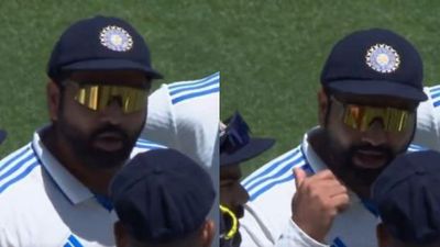 Boxing Day Test: रोहित शर्मा ने पूरी टीम के सामने सिराज को सुनाई खरी- खोटी, कमेंटेटर ने बताई पूरी कहानी, हिटमैन का गुस्से वाला वीडियो वायरल SportsTak Hindi