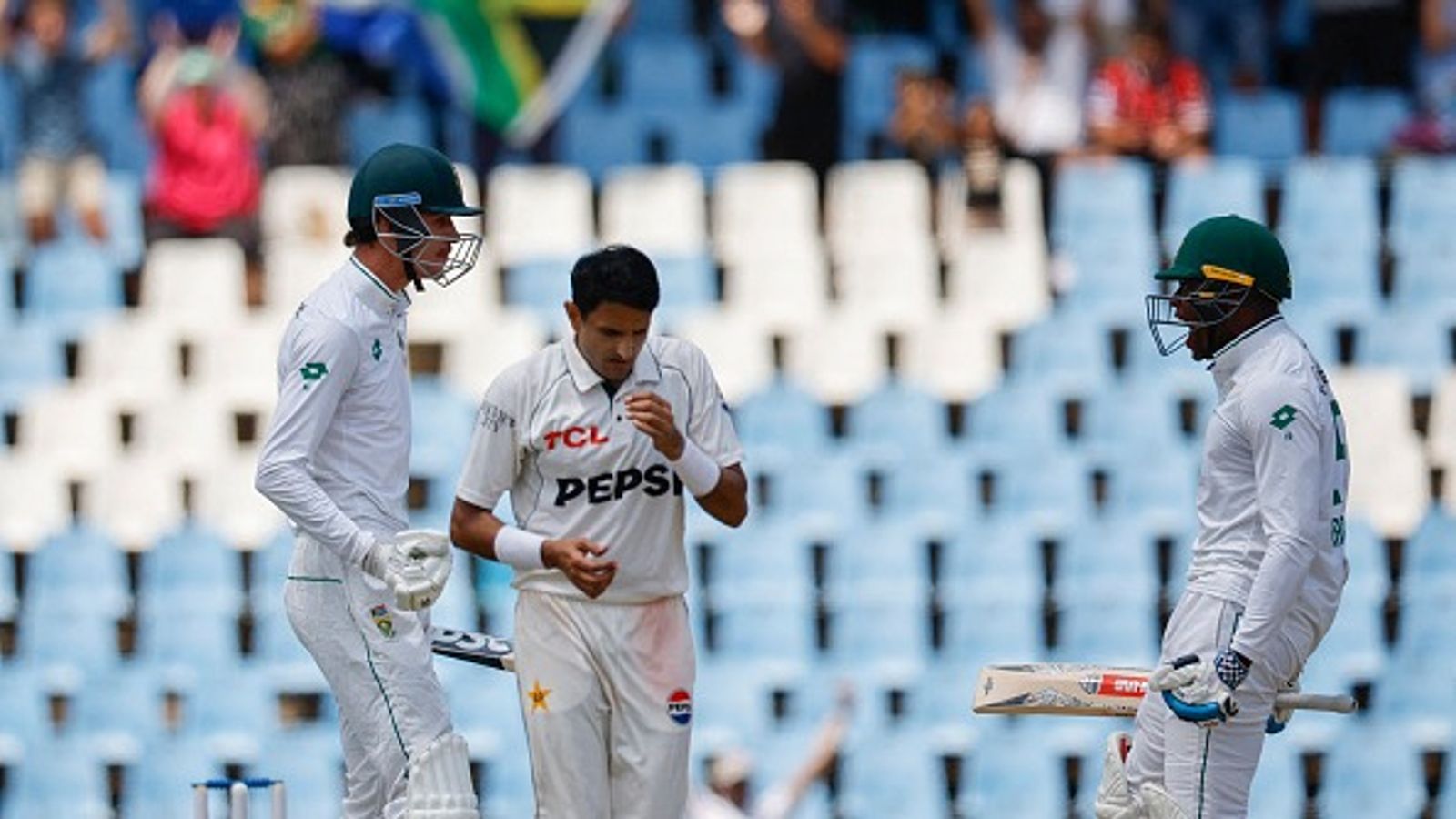 WTC Points Table: मेलबर्न टेस्ट के नतीजे से पहले ही भारत मुश्किल में फंसा, पाकिस्तान की हार से इस टीम का पत्ता साफ, WTC फाइनल के समीकरण बदले, जानें नया गणित WTC Points Table: मेलबर्न टेस्ट के नतीजे से पहले ही भारत मुश्किल में फंसा, पाकिस्तान की हार से इस टीम का पत्ता साफ, WTC फाइनल के समीकरण बदले, जानें नया गणित